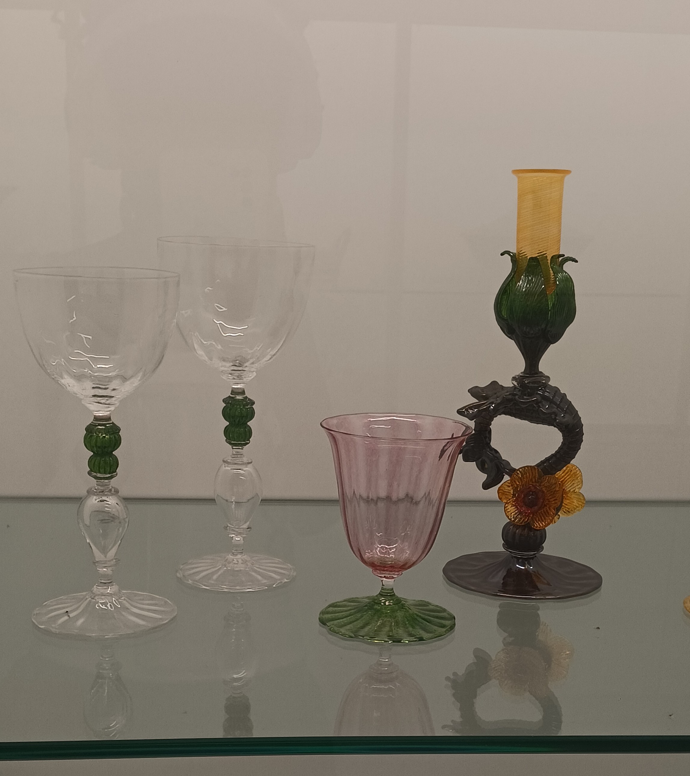 Program: Honours Bachelor of Craft and Design (Glass) <p> Material: Glass <div class='container'><iframe class='responsive-iframe' src='https://www.youtube.com/embed/tgbNymZ7vqY'></iframe></div>